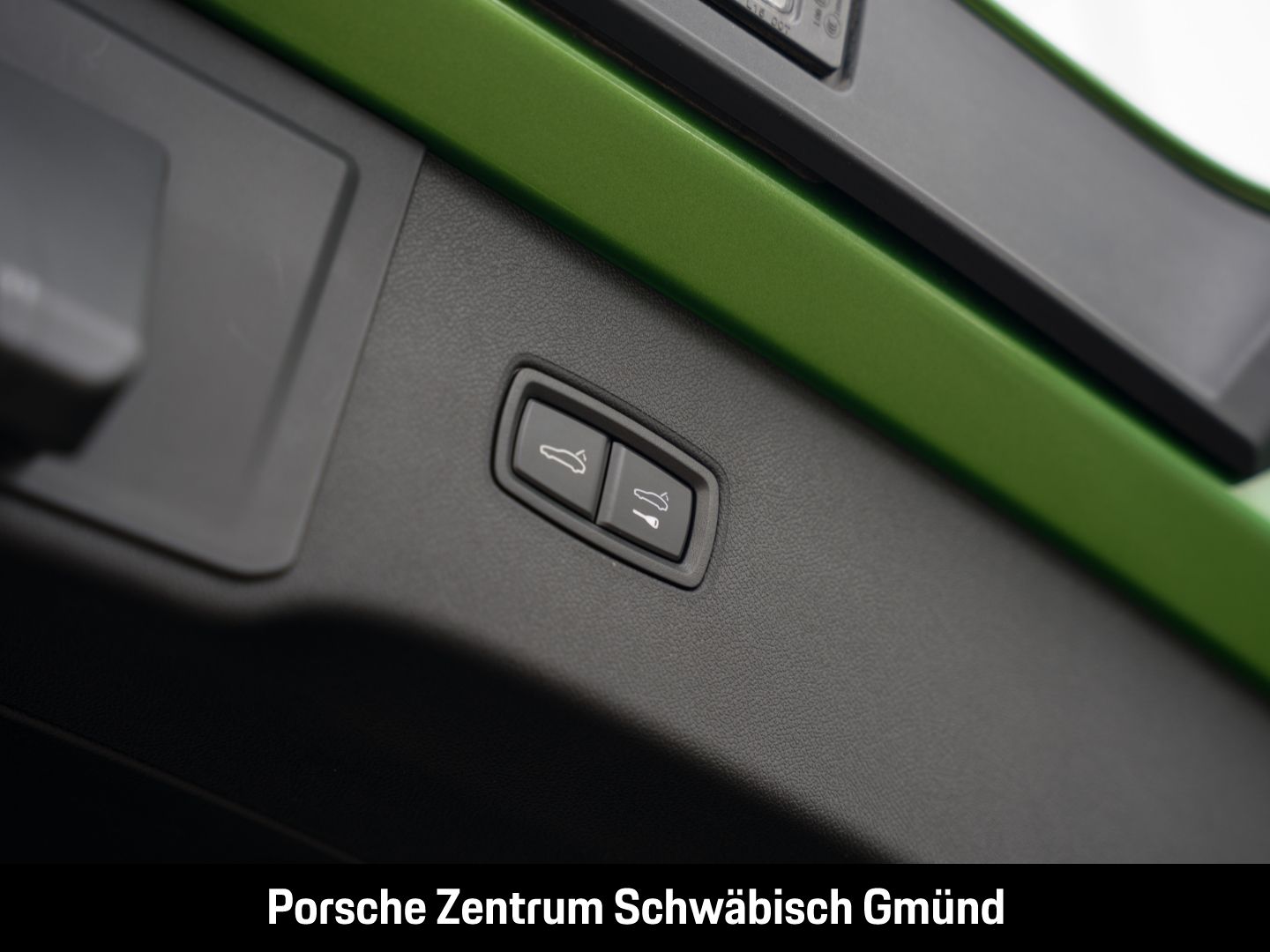 Porsche Cayenne Turbo E-Hybrid Burmester Nachtsicht PDCC