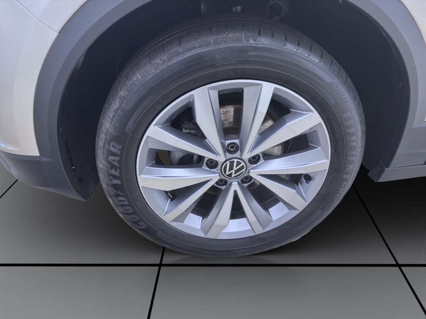 Volkswagen T-Roc 1.0 TSI STYLE - Samsaru's Car Outlet