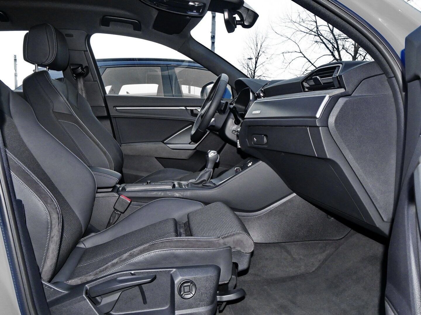Audi Q3 45 TFSI quattro S line - Samsaru's Car Outlet