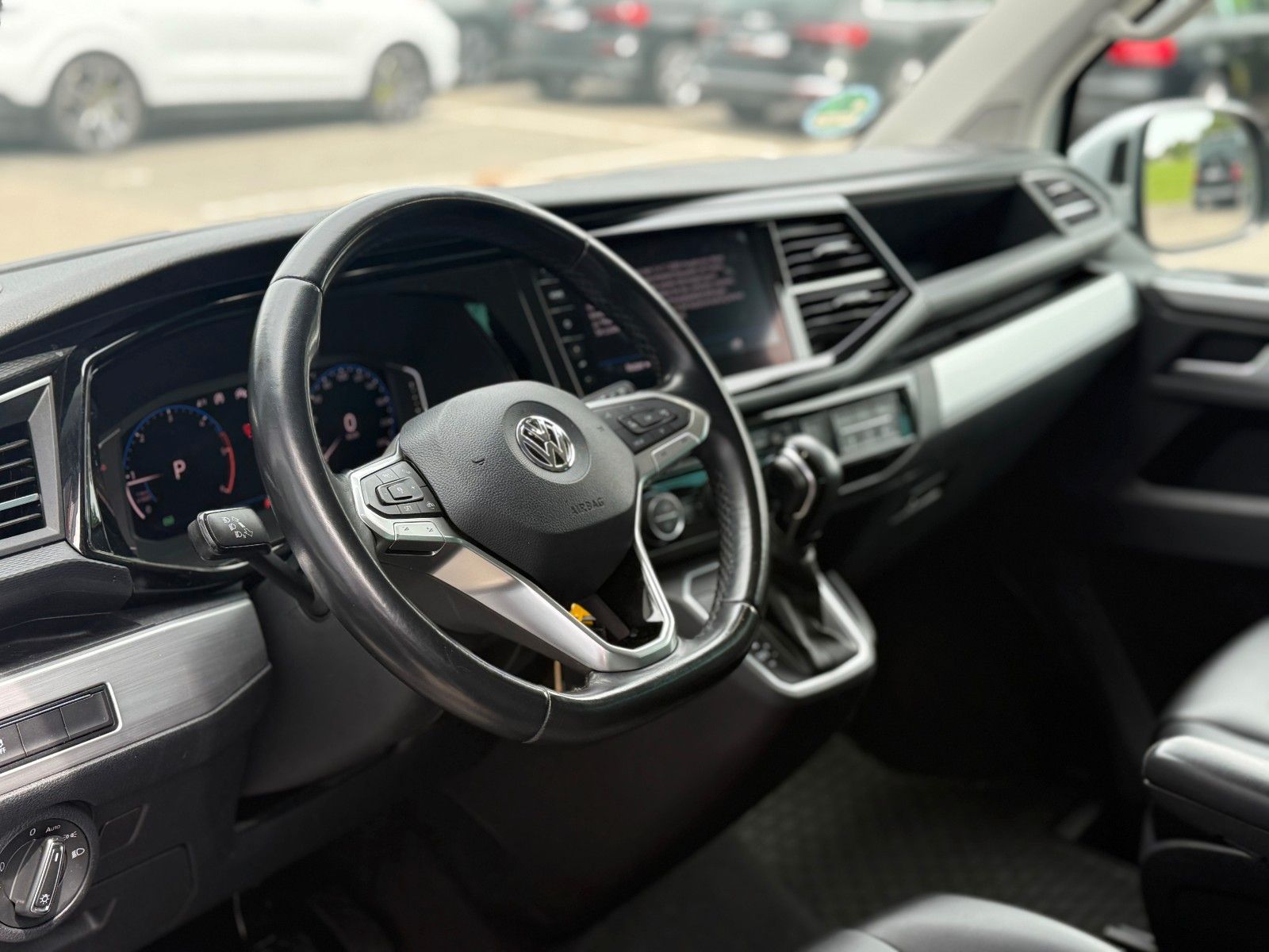 Volkswagen T6.1 MULTIVAN TDI 4MOTION DSG - Samsaru's Car Outlet