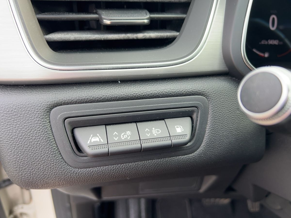 Renault Captur 2 INTENS E-TECH PLUG-IN - Samsaru's Car Outlet