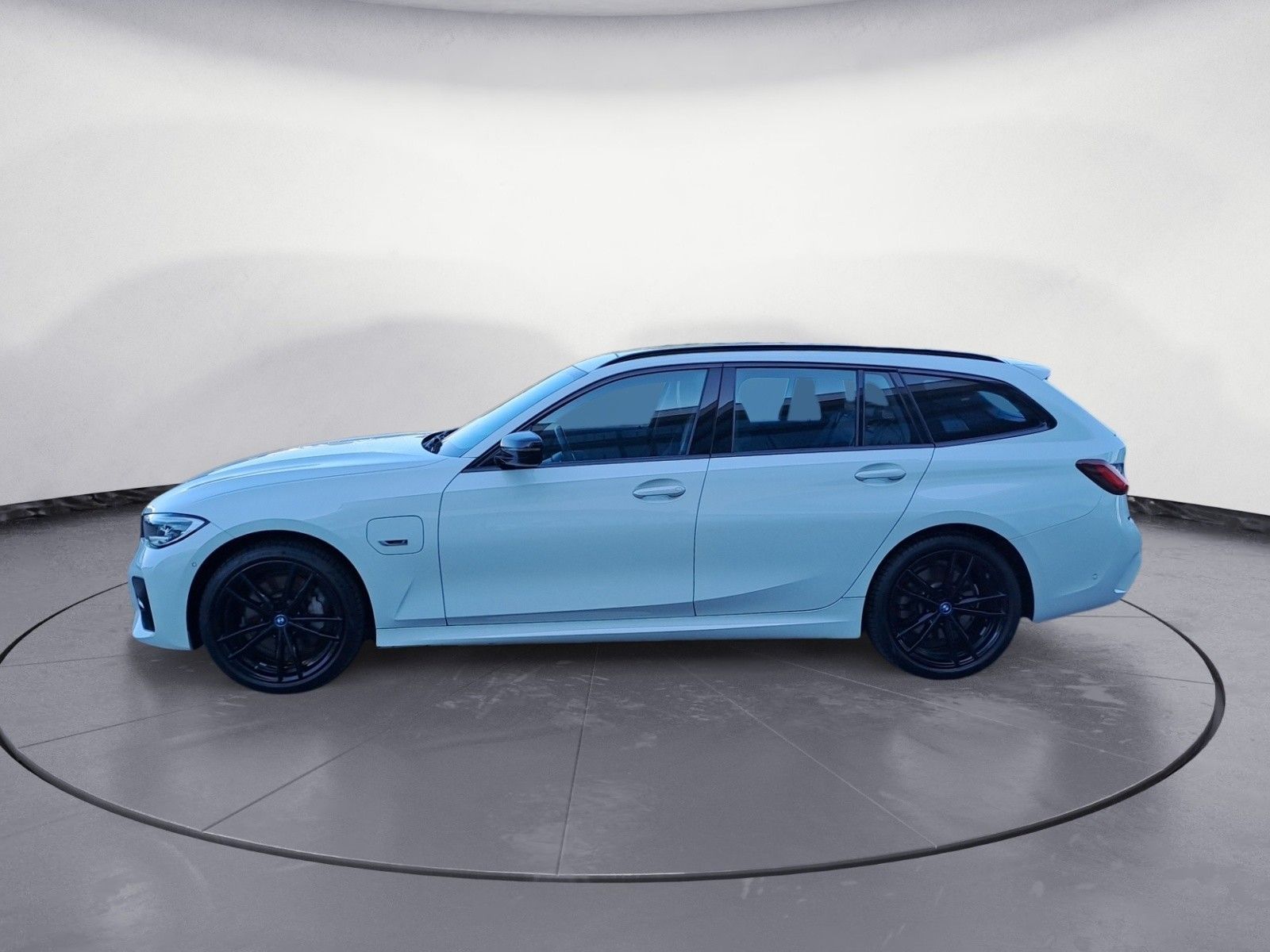 BMW 330e xDrive M Sport Innovationsp. AHK Head UP La