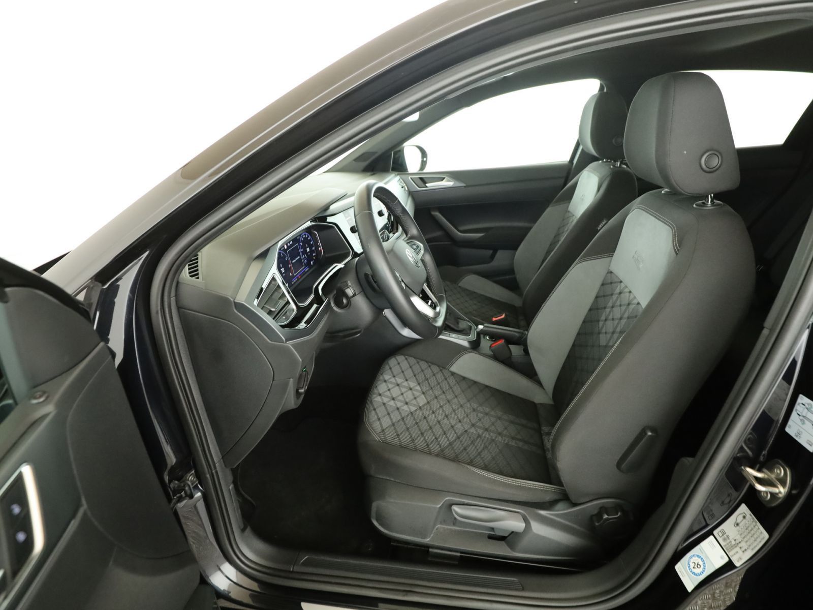 Volkswagen Taigo 1.0 TSI R-Line - Samsaru's Car Outlet