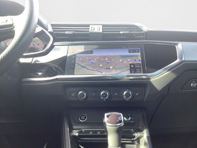 Audi Q3 40 TFSI quattro Advanced - Samsaru's Car Outlet