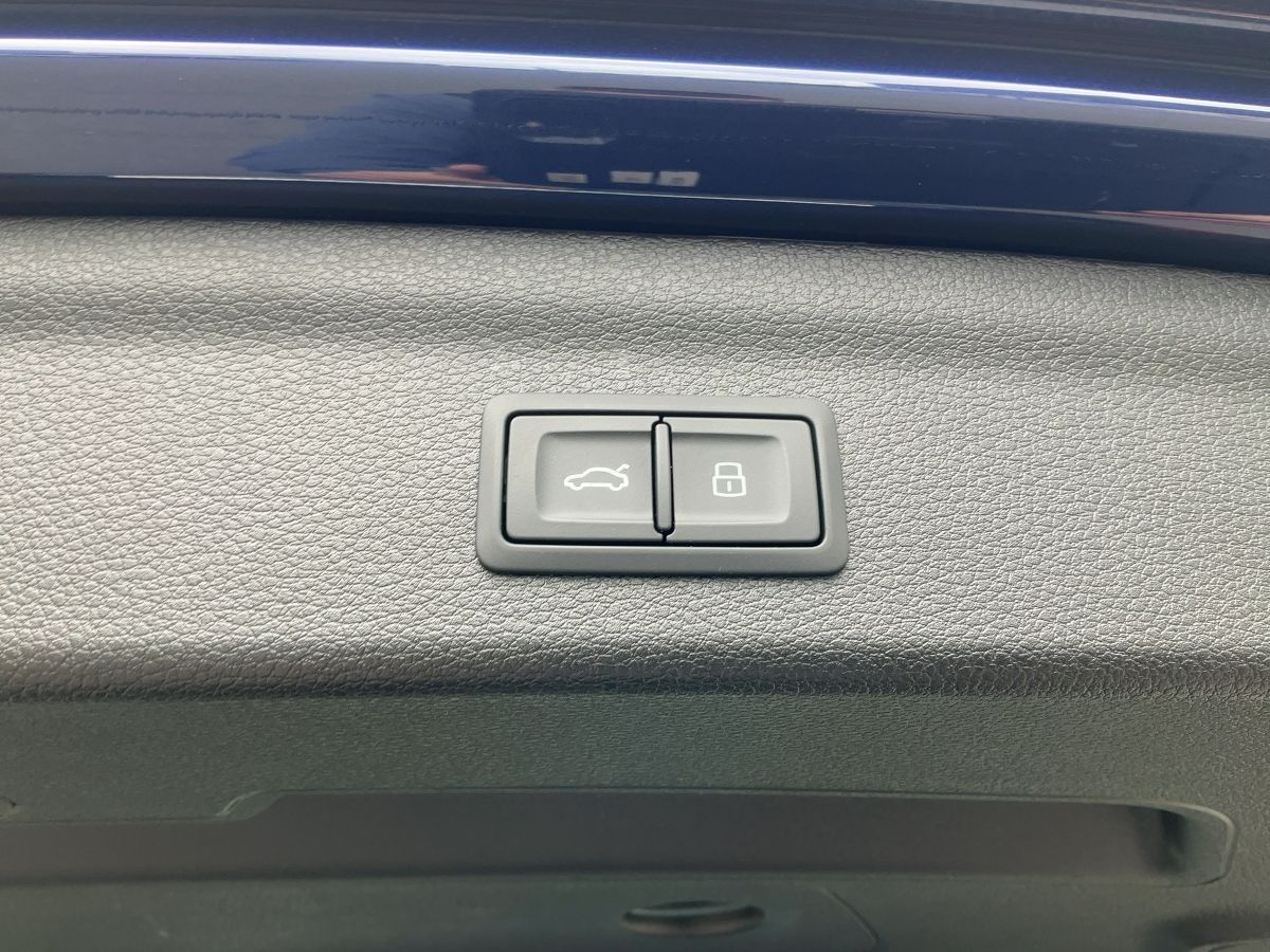 Audi Q3 40 TFSI QU S-TR ADVANCED - Samsaru's Car Outlet