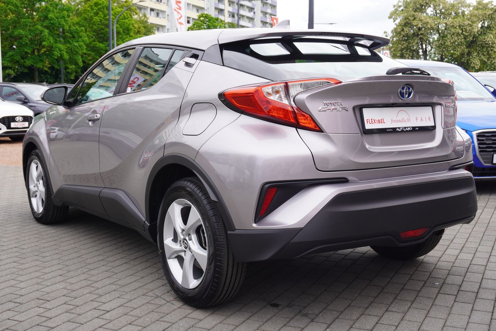 Toyota C-HR 1.8 Hybrid Flow - Samsaru's Car Outlet