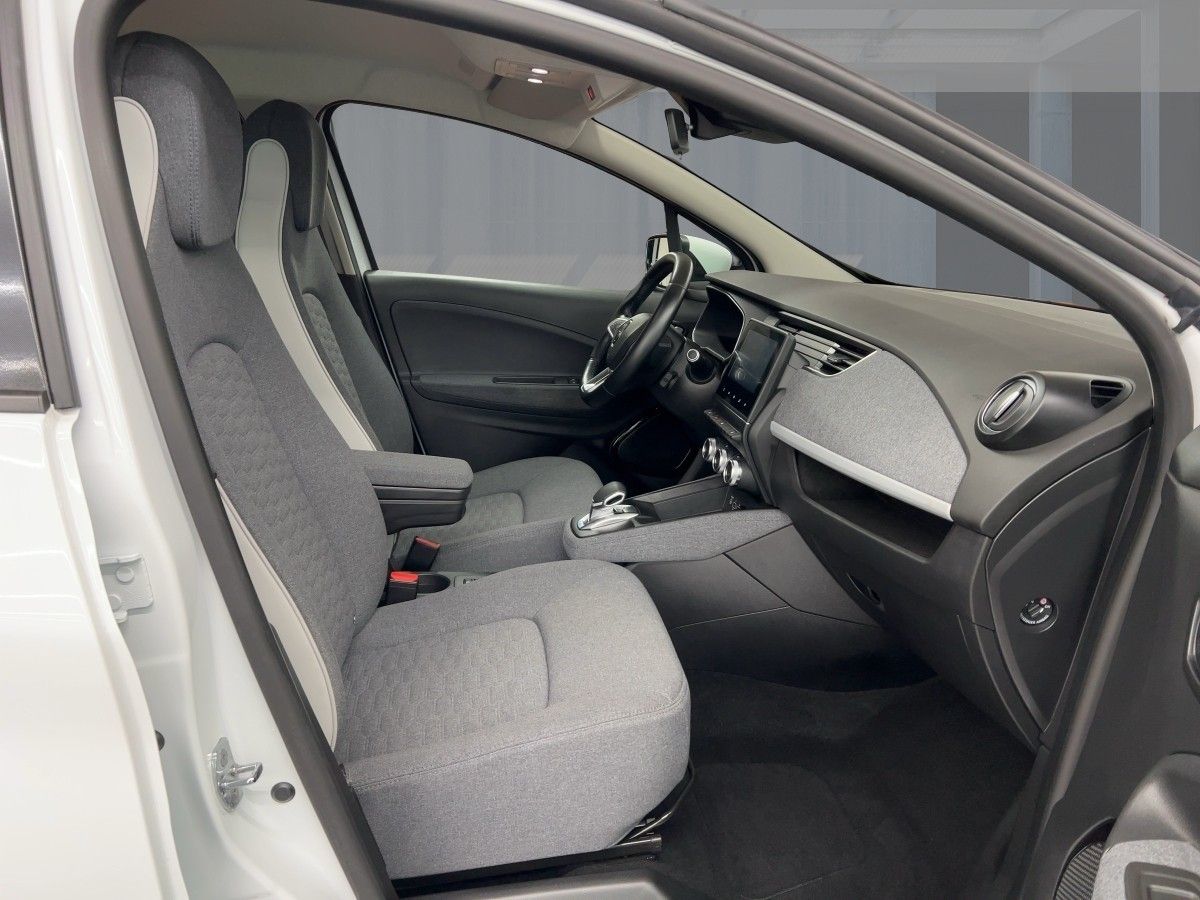 Renault ZOE EXPERIENCE R135 50kWh - Samsaru's Car Outlet