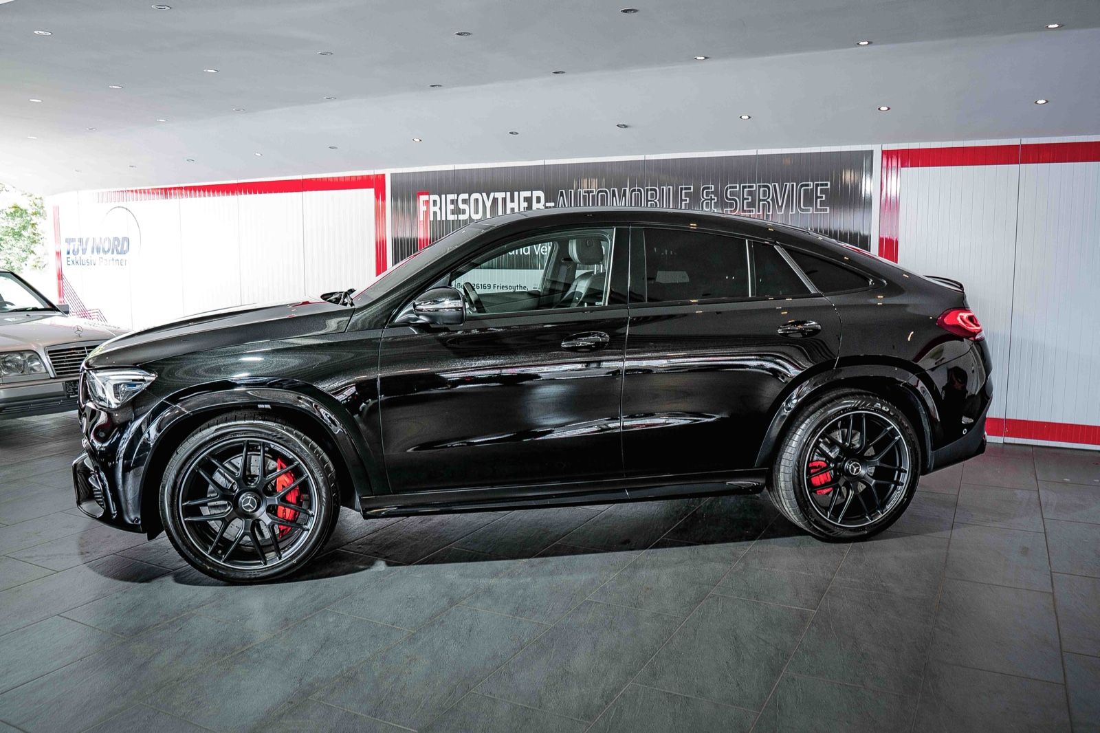 Mercedes-Benz GLE 63 S AMG 4M+ Coupe Panorama Carbon HUD Night