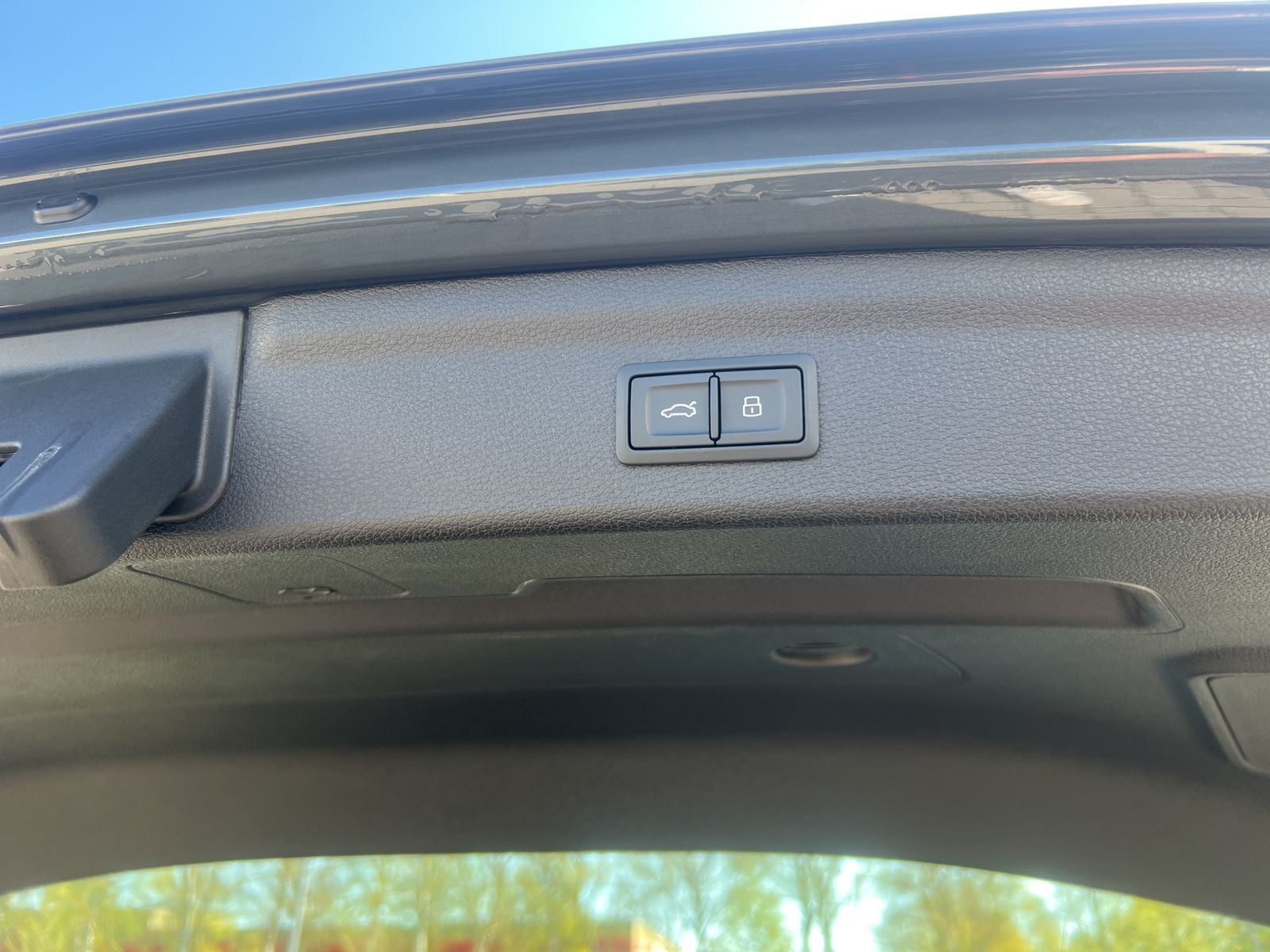 Audi Q3 40 2.0 TFSI quattro - Samsaru's Car Outlet