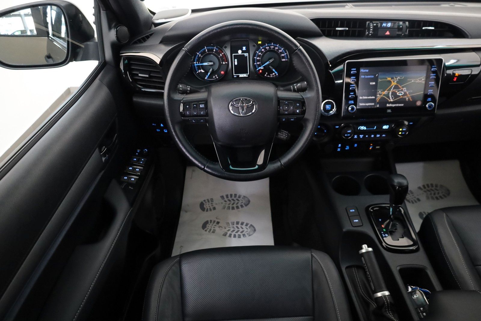 Toyota Hilux 2.8 D-4D Invincible Sport,ACC,AHK