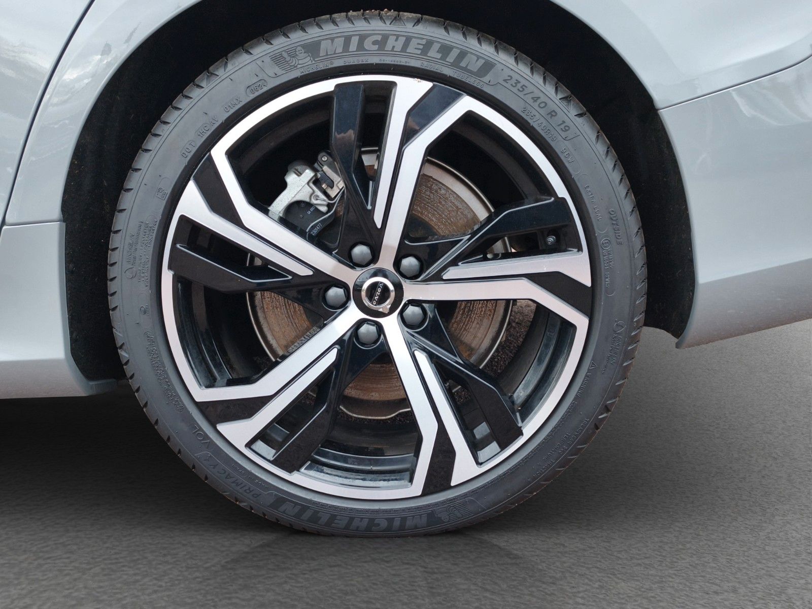 Volvo V60 T6 Plus Dark Recharge Plug-In Hybrid AWD*AHK