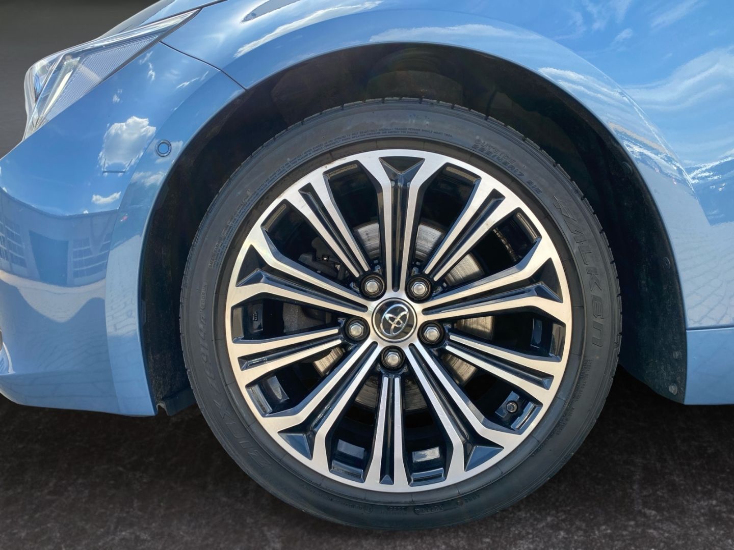 Toyota Corolla 2.0 Hybrid Club - Samsaru's Car Outlet