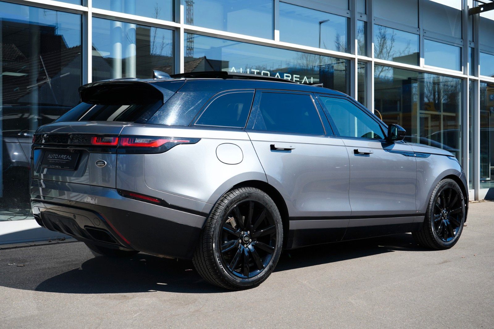 Range Rover Velar R-Dynamic - Samsaru's Car Outlet