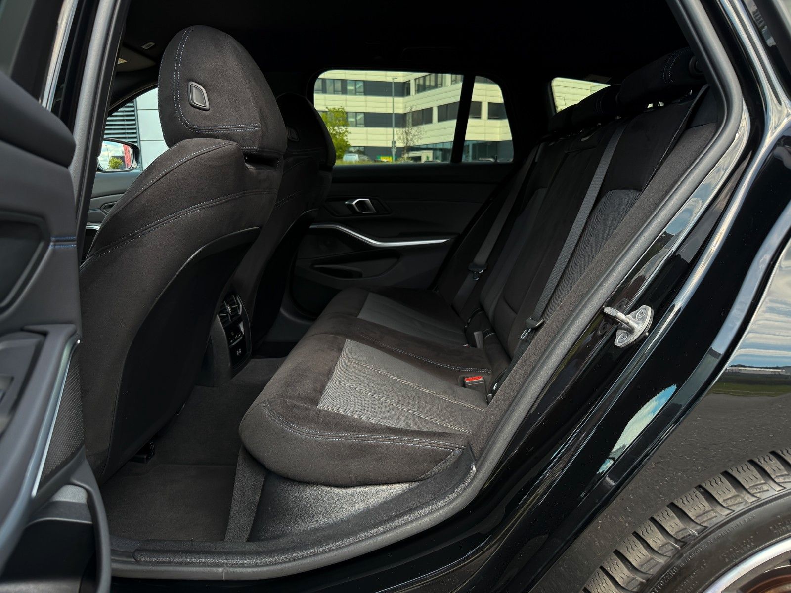 BMW 320d D M Sport AHK HuD 360° hifi ACC