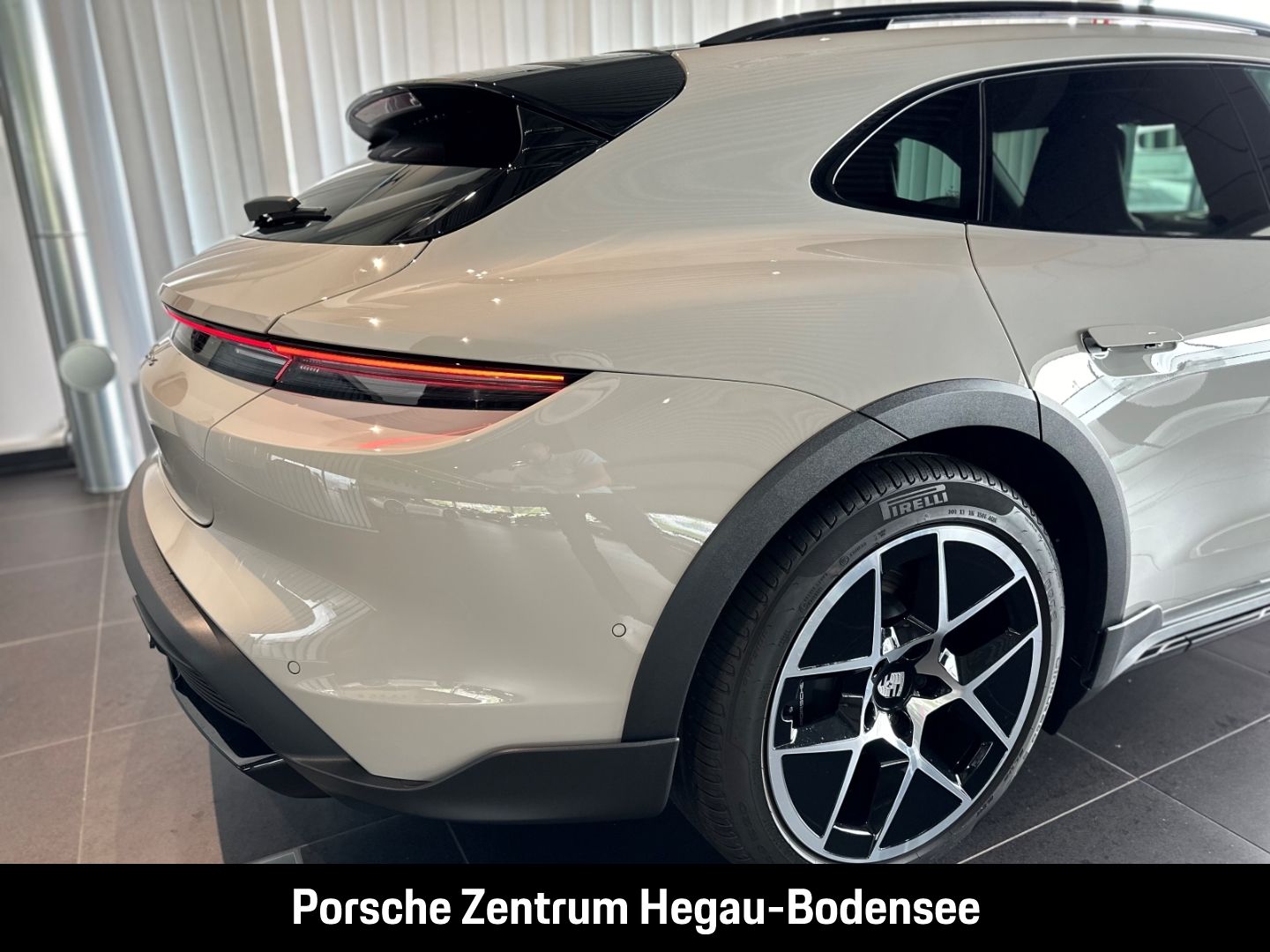 Porsche Taycan 4 Cross Turismo/Offroad Design Paket/LED/