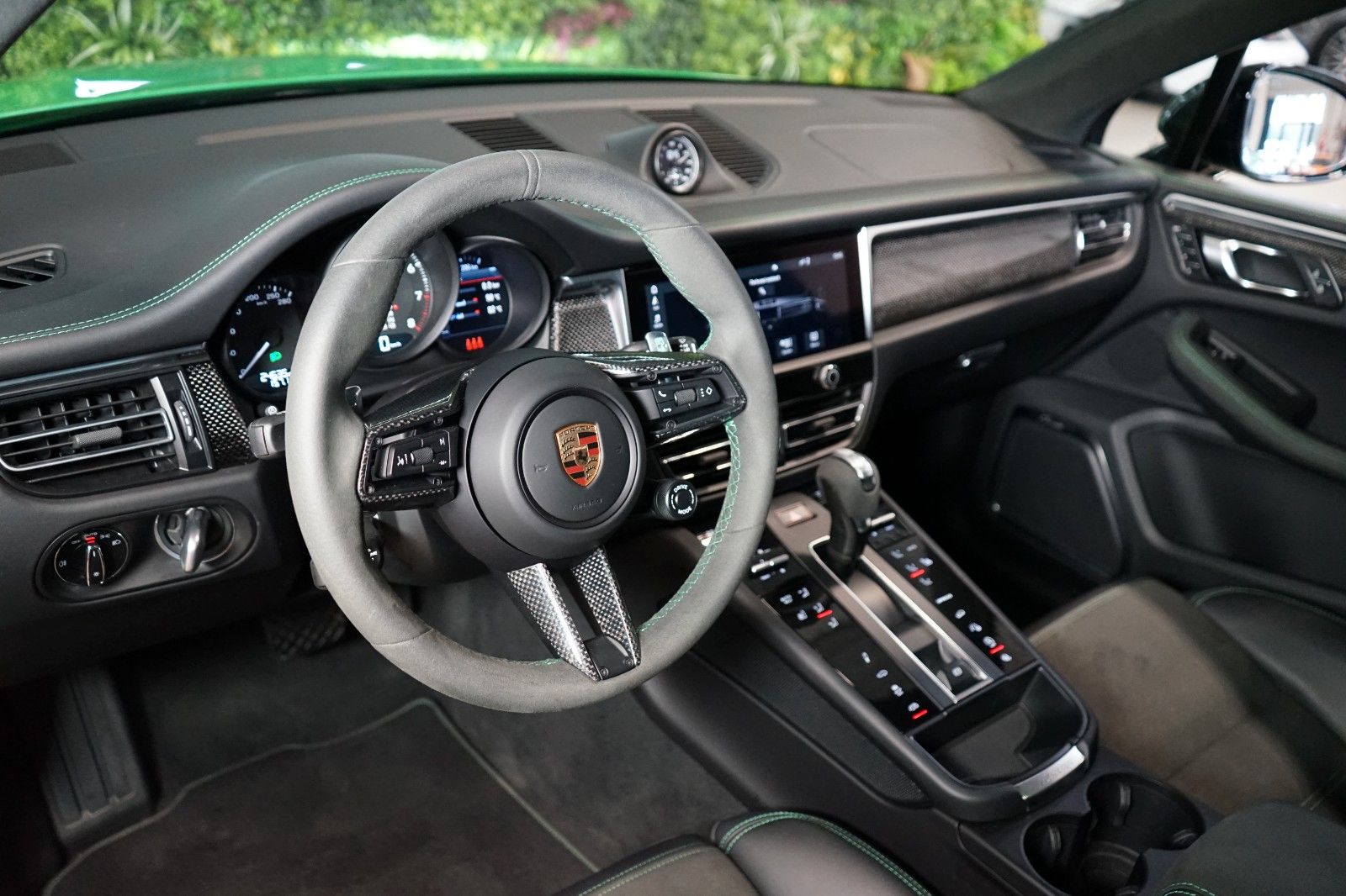 Porsche GTS - Samsaru's Car Outlet