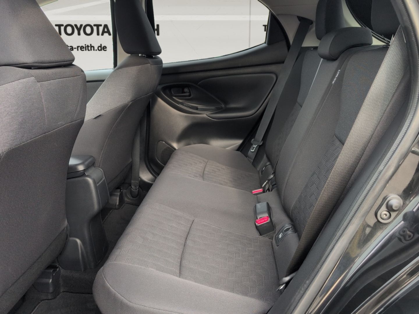 Toyota Yaris Hybrid Team Deutschland 1.5 Dual-VVT-iE LE