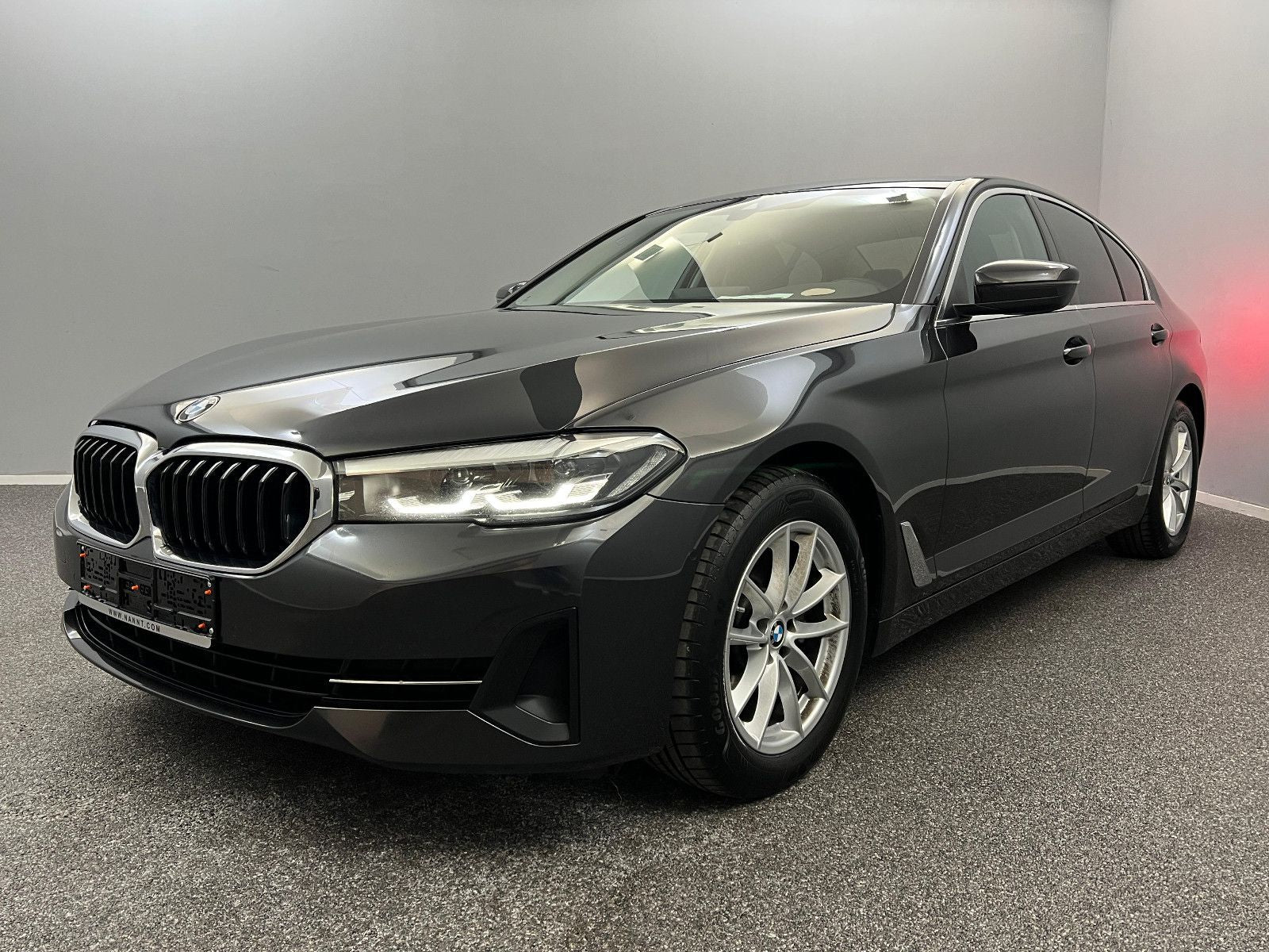 BMW 520d xDrive LED*CARPLAY*WERKSGARANTIE 11/25*MEGA