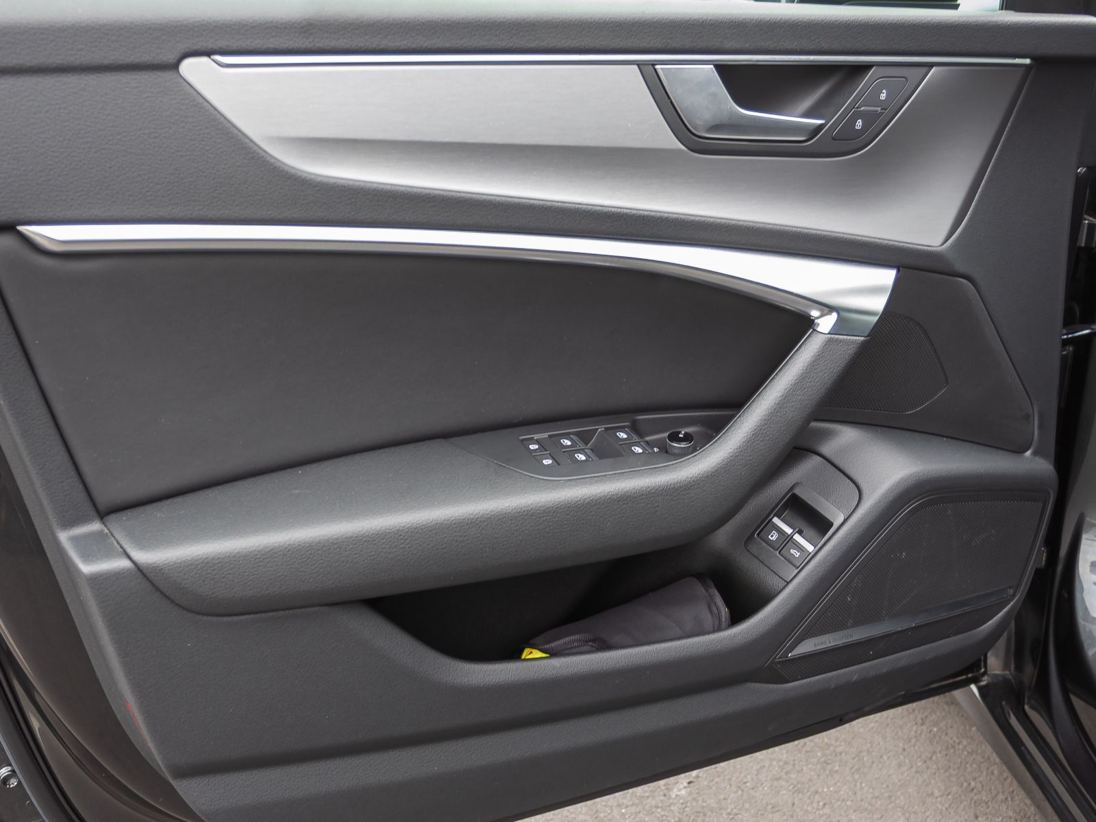 Audi A6 Avant S line 55TFSIe qu Navi Matrix HuD Stand