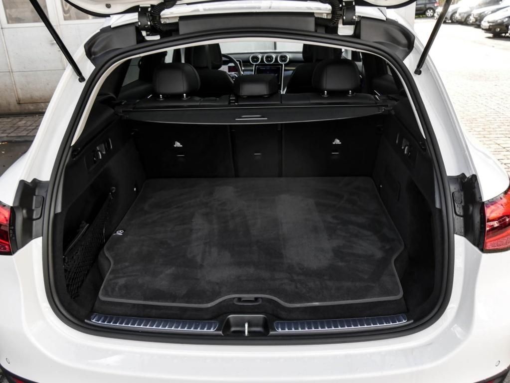 Mercedes-Benz GLC 300 e 4M Avantgarde/Pano/AHK/Distr/Memo/18''