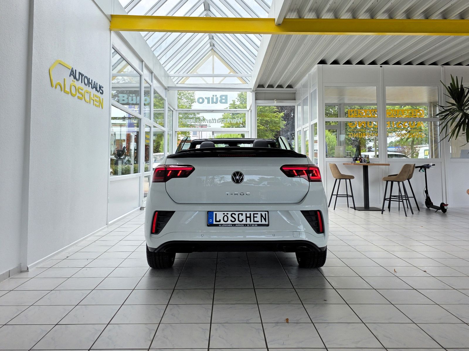 Volkswagen T-Roc R-Line Black - Samsaru's Car Outlet