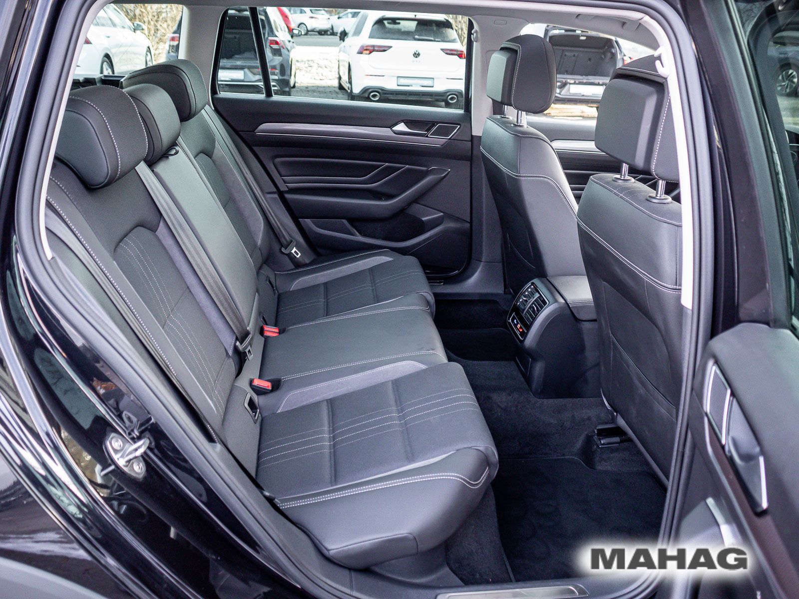 Volkswagen Passat Alltrack 2.0 TDI 4mot Navi LED AHK R-KAM