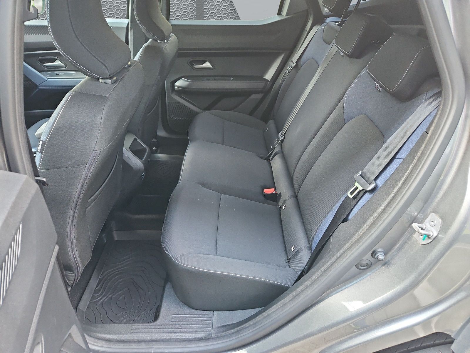 Dacia Duster Journey TCe 130 - Samsaru's Car Outlet