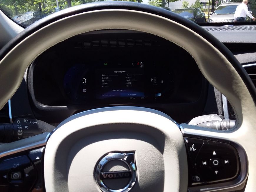 Volvo XC90 B5 D AWD Plus Bright - Samsaru's Car Outlet