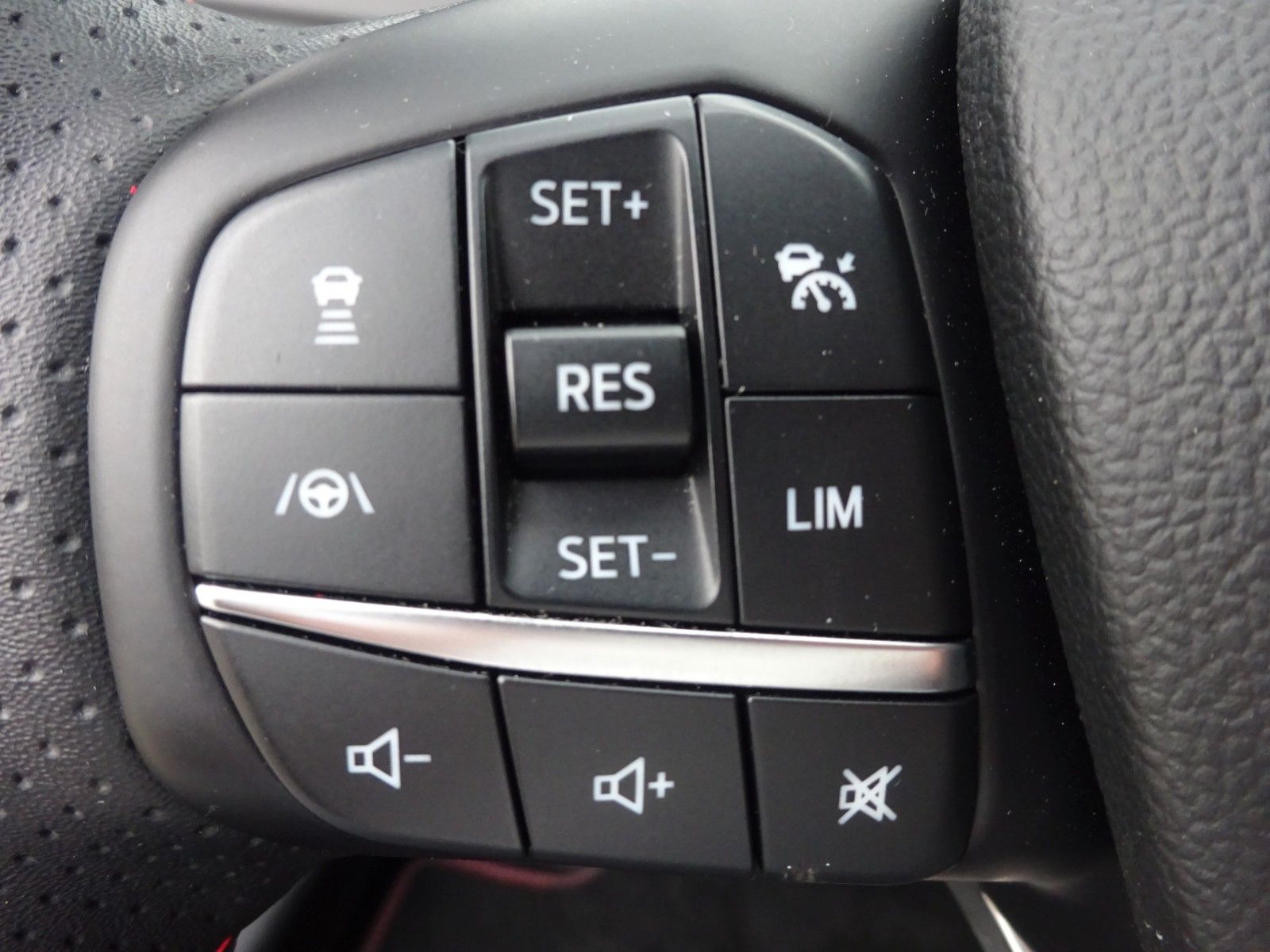 Ford Focus Turnier ST-Line X Autom AHK iACC HuD