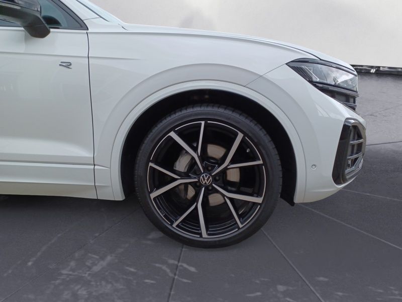 Volkswagen Touareg 3.0 V6 TDI 4Motion R-Line - Samsaru's Car Outlet