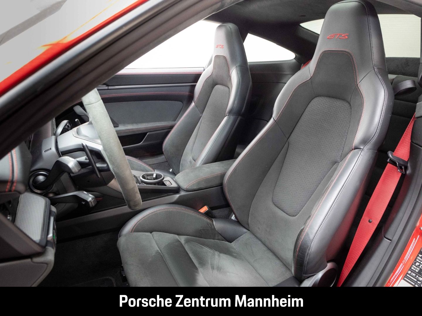 Porsche 992 -2 911 Carrera 4 GTS HD-Matrix 18-Wege Lift