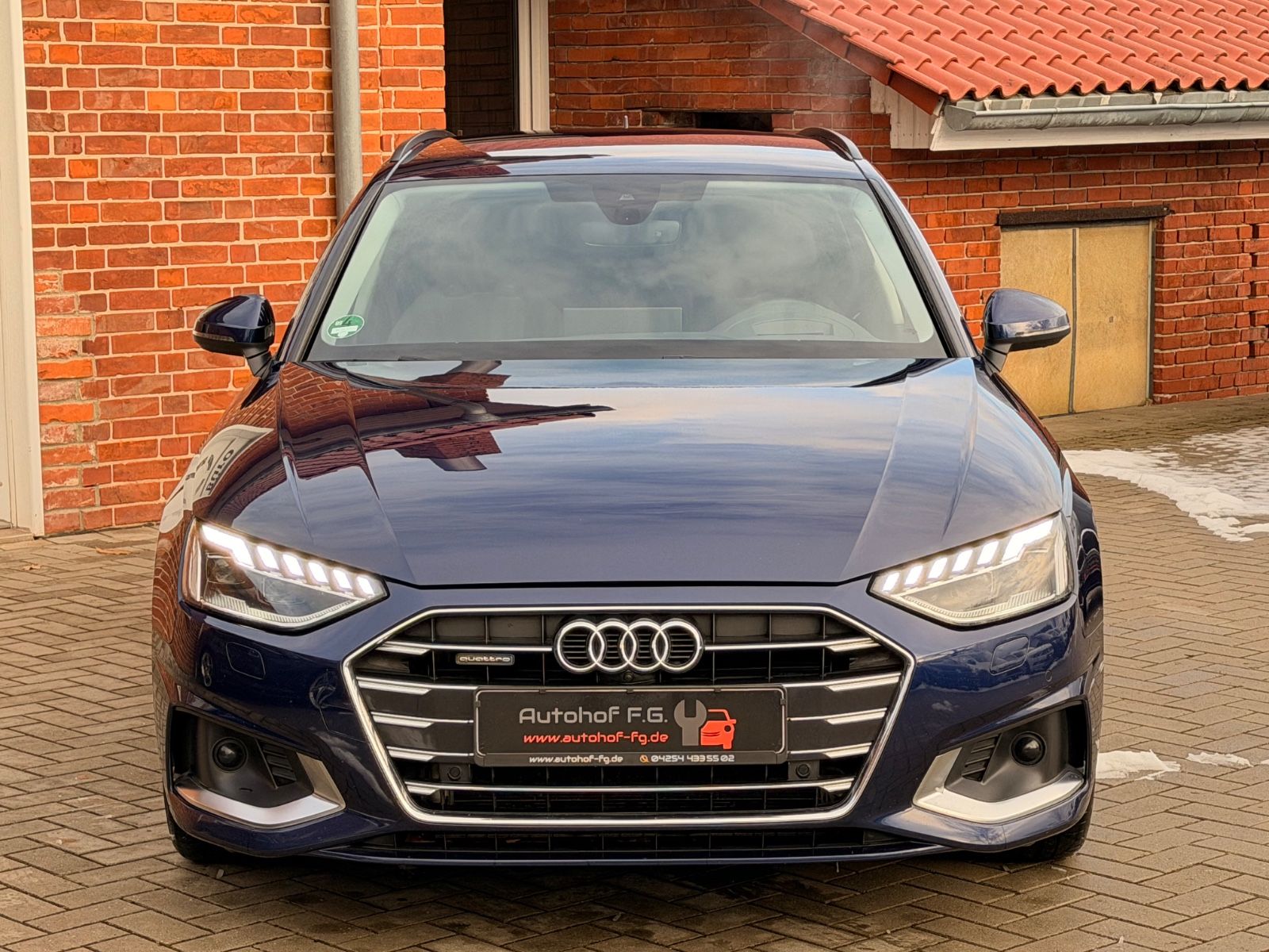 Audi A4 Avant 40 TDI quattro*AHK/HEAD-UP/KAMERA/SHZ*