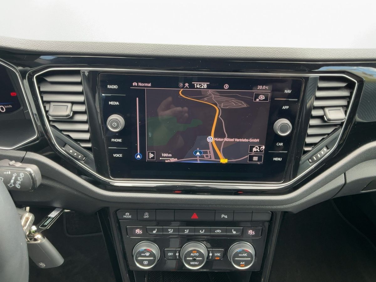 Volkswagen T-Roc 1.5 TSI SPORT - Samsaru's Car Outlet