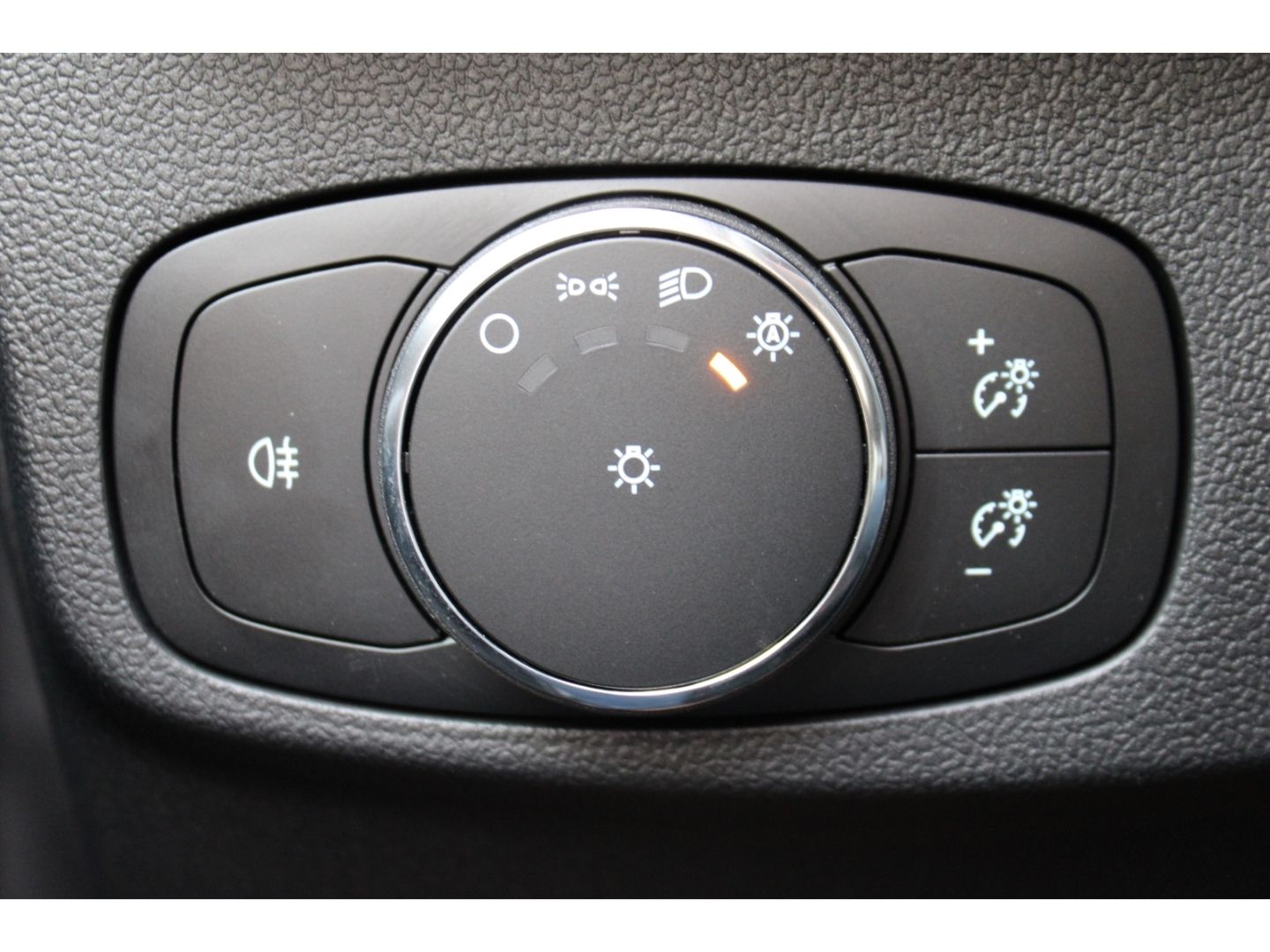 Ford Focus Turnier ST-Line ACC LED TWA Navi DAB GJR R