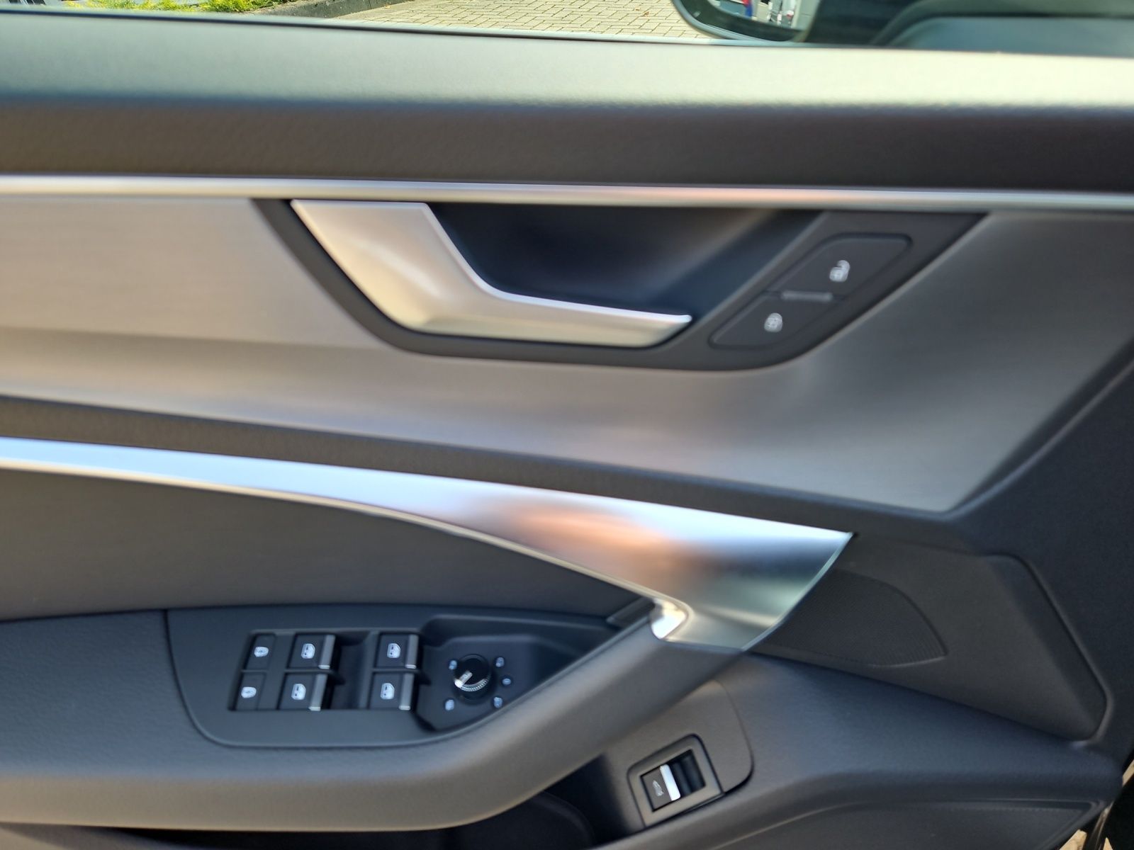 Audi A6 Avant 40 TDI S tronic S line - Samsaru's Car Outlet