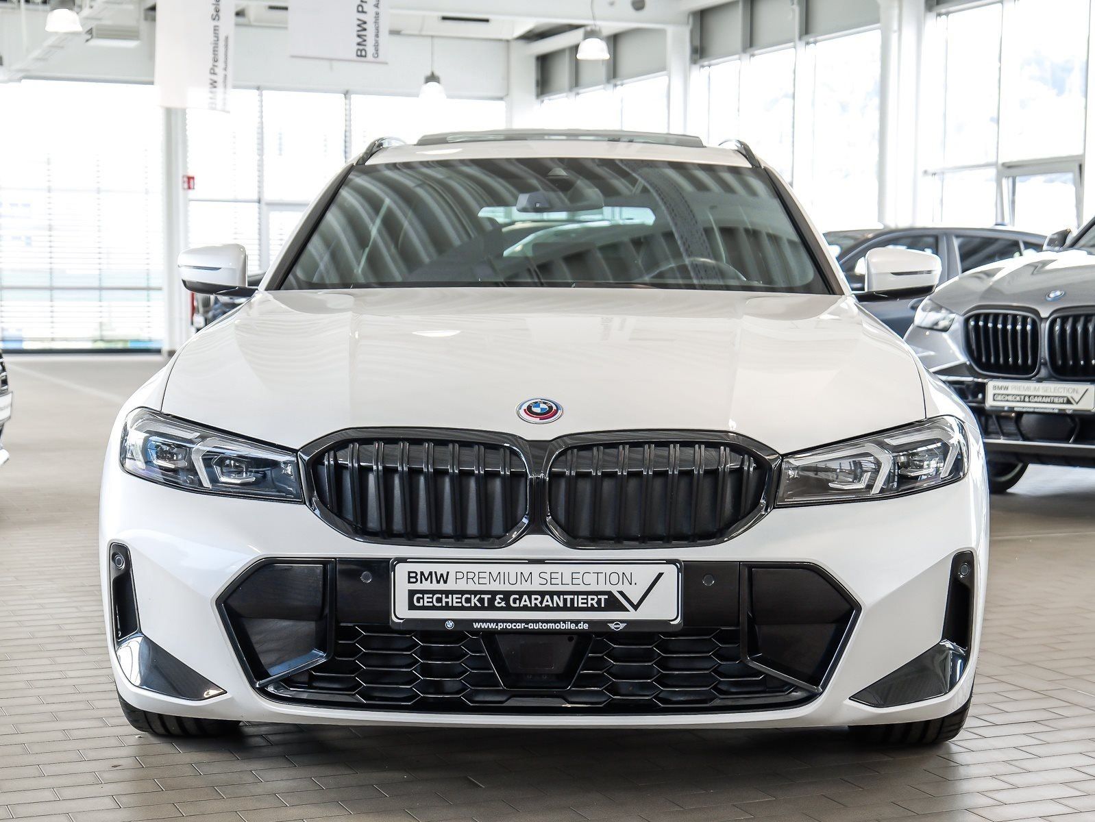 BMW 330i xDrive Touring M-Sport Pro - Samsaru's Car Outlet