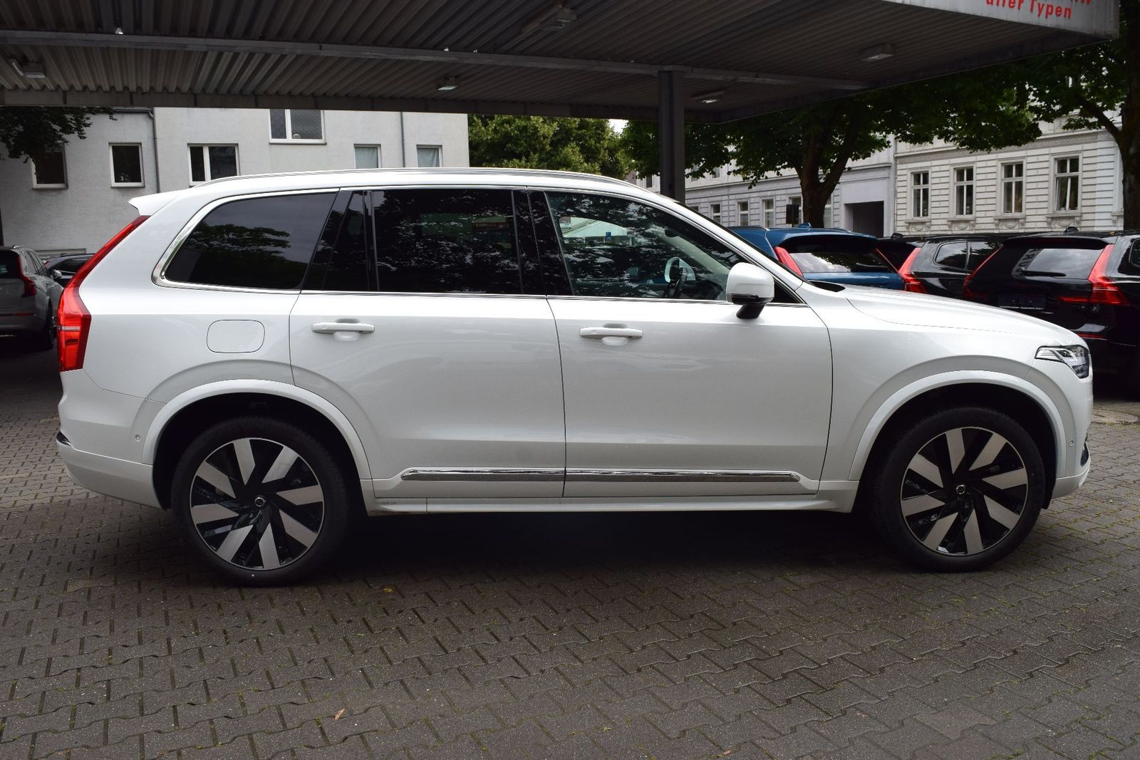 Volvo XC90 T8 AWD Plus Bright - Samsaru's Car Outlet