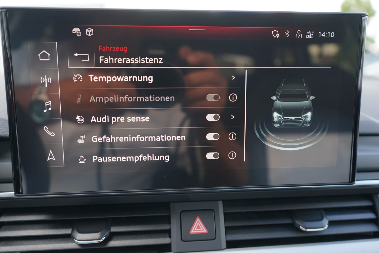 Audi A4 Avant 40 TFSI S line - Samsaru's Car Outlet