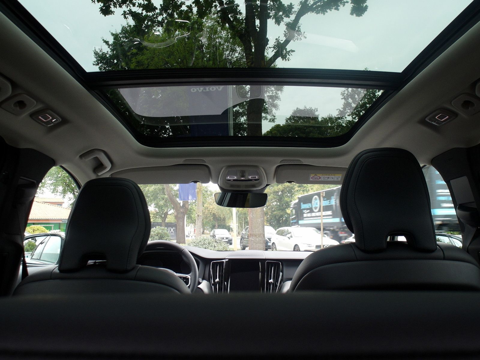 Volvo XC60 T6 AWD Plus Dark #volvocars #madebymerten