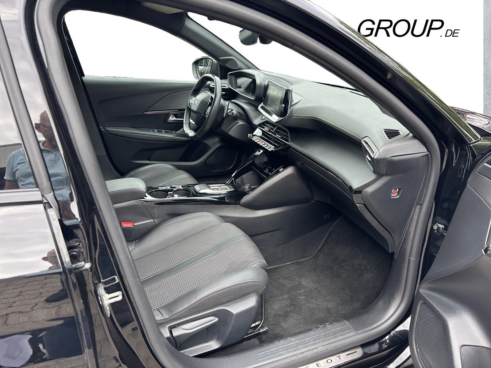 Peugeot 208 1.2 PURE TECH 100 GT - Samsaru's Car Outlet