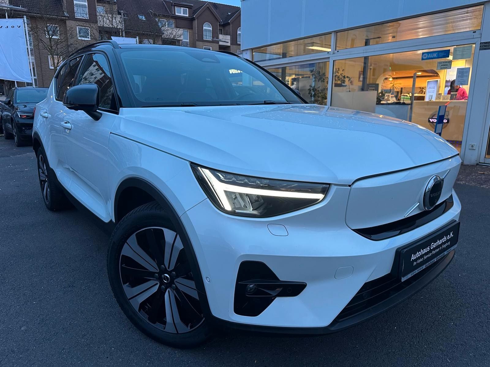 Volvo XC40 Twin AWD Ultimate AHK,Pano,360°,BLIS,ACC