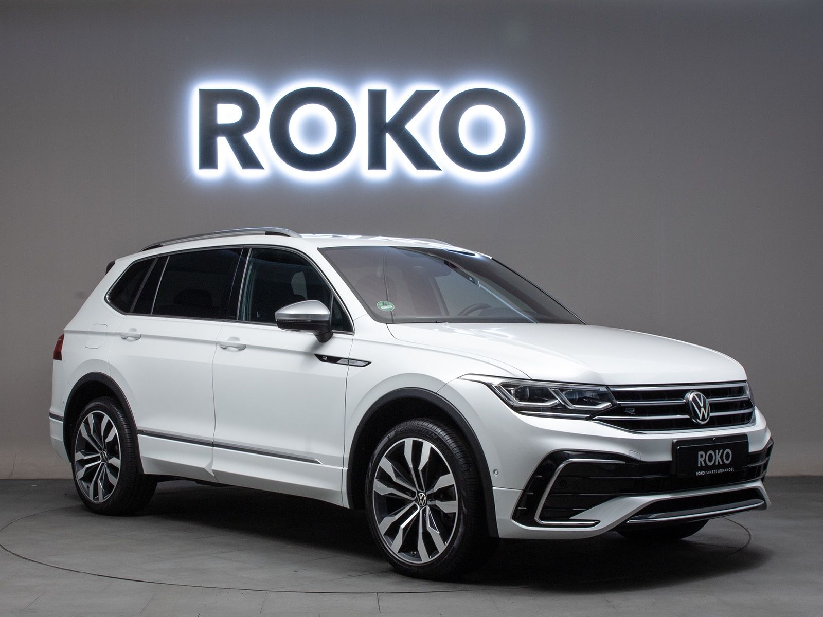 Volkswagen Tiguan Allspace R-Line 4M 7-Sitzer 360°MEGAVOLL