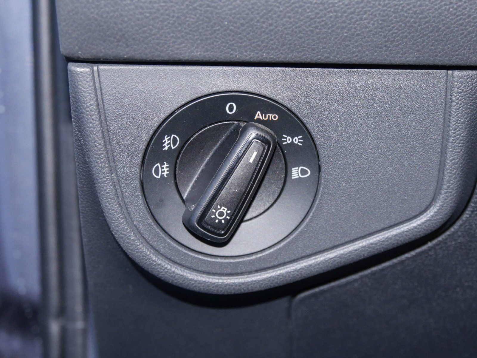 Volkswagen Taigo 1.5 TSI R-Line - Samsaru's Car Outlet