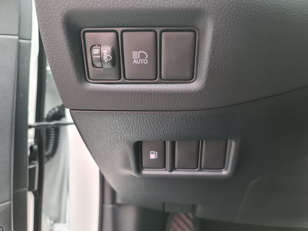 Toyota C-HR Hybrid Flow - Samsaru's Car Outlet