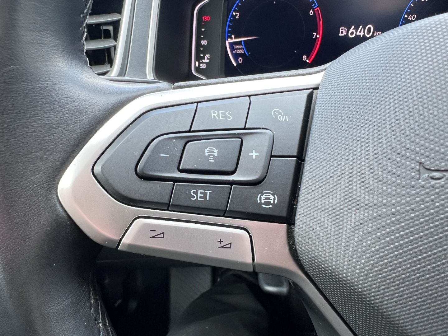 Volkswagen T-Roc 1.0TSI Style - Samsaru's Car Outlet