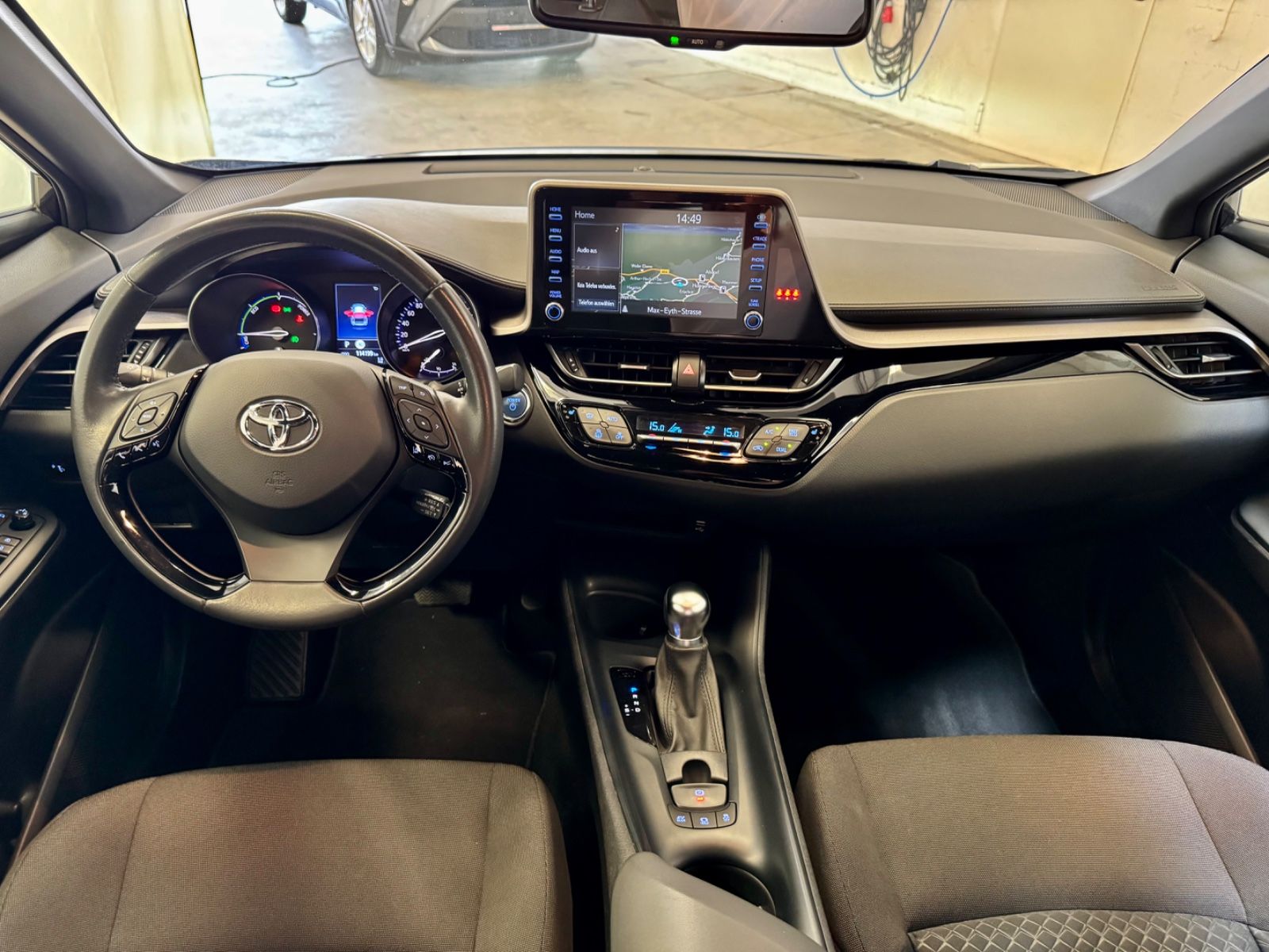 Toyota C-HR 2.0 Hybrid Business Edition - Samsaru's Car Outlet