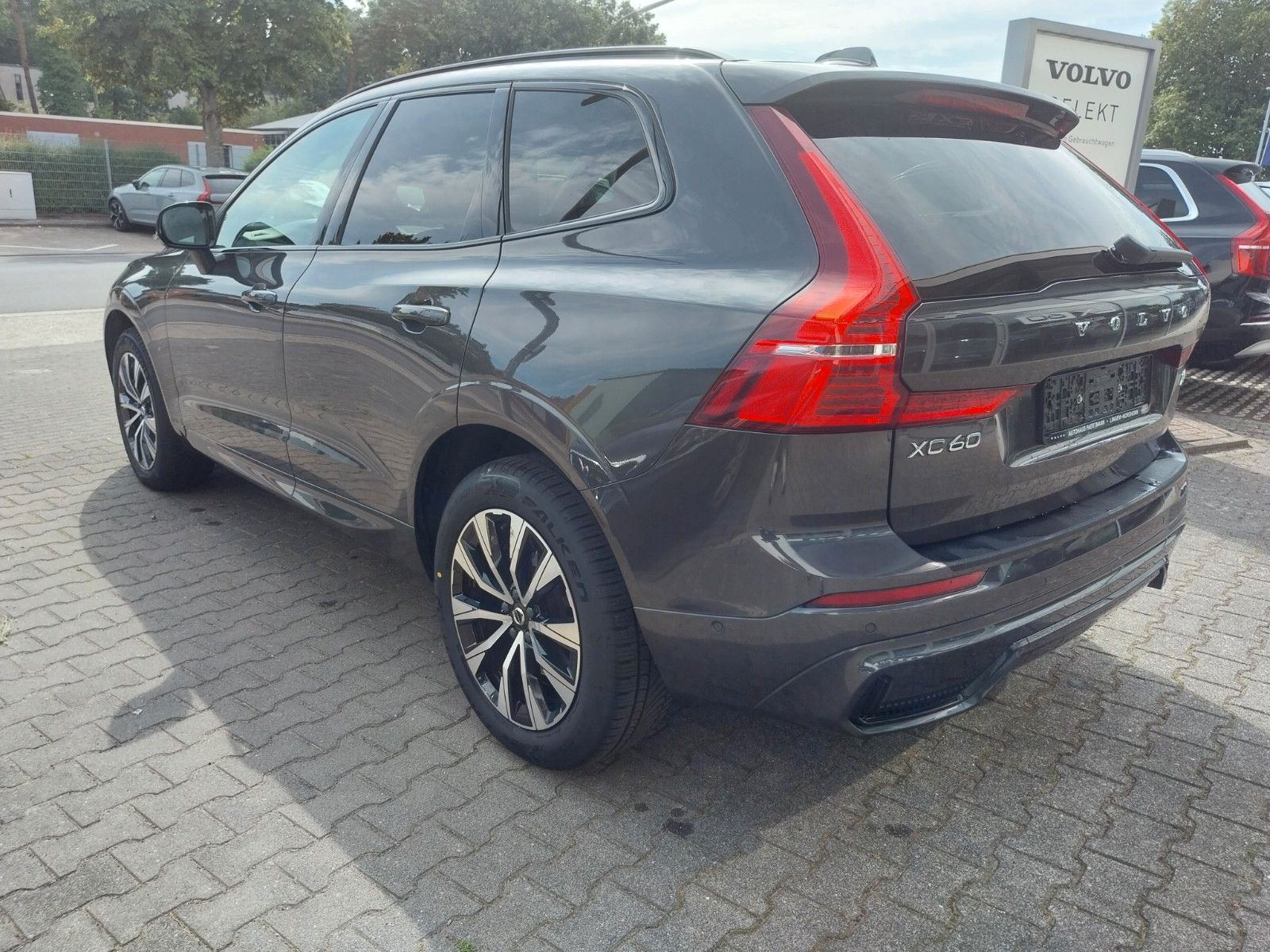 Volvo XC60 B4 Plus Dark AWD
