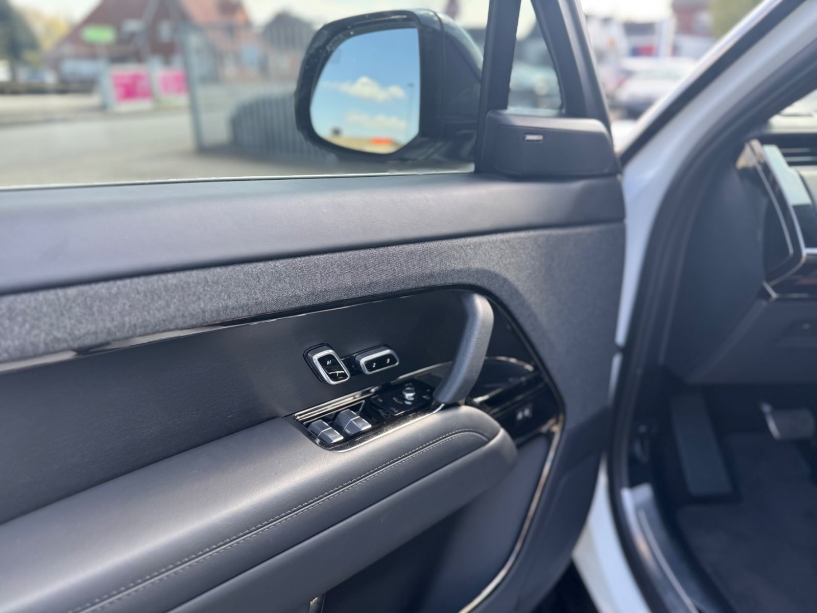 Range Rover Sport Autobiography - Samsaru's Car Outlet