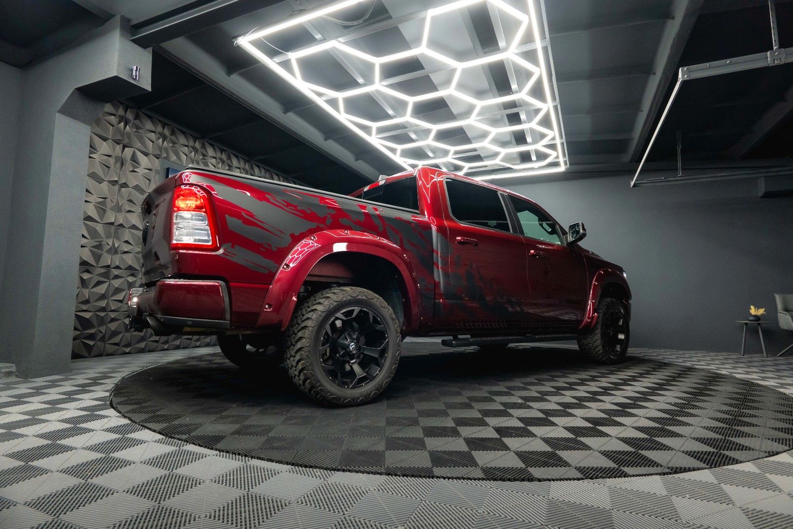 Dodge RAM 5.7 V8 HEMI 4x4 OFFROAD Night-Paket *LED*19%