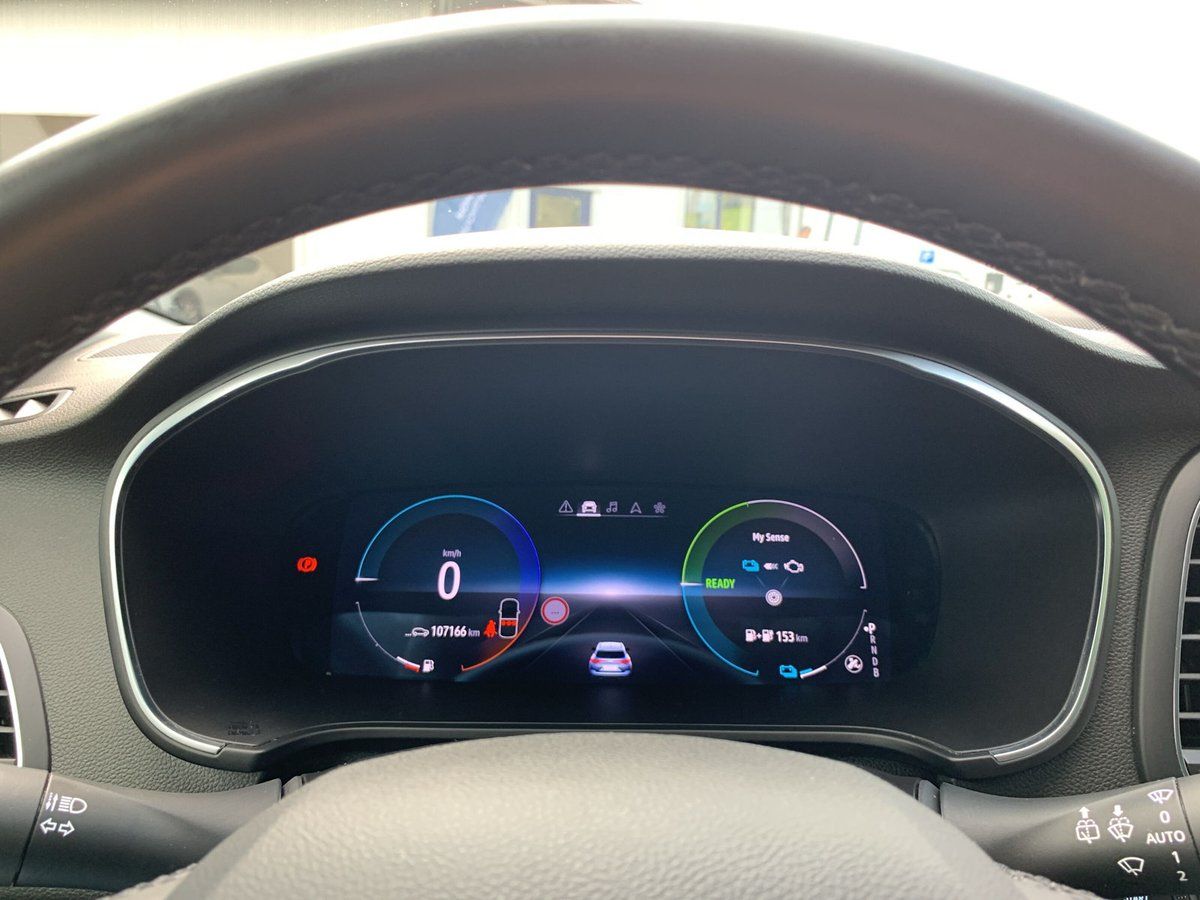 Renault Megane Grandtour ZEN E-TECH Plug-in - Samsaru's Car Outlet